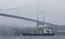 İstanbul Boğazı'nda gemi trafiğine sis engeli