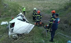 Denizli'de motosikletle çarpışan otomobil köprüden düştü: 3 kişi hayatını kaybetti