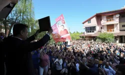 Dikili başkanına kavuştu: Kırgöz mazbatasını aldı
