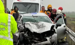 Otomobil ile minibüs çarpıştı: 3 ölü 2 yaralı
