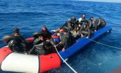 Dikili ve Seferihisar açıklarında 54 düzensiz göçmen kurtarıldı