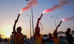 Göztepeli taraftarlardan coşkulu Süper Lig kutlaması