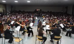 İzmir Senfoni orkestrası Denizli'de konser verdi