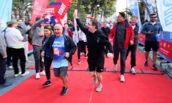İZSİAD, Maraton İzmir'de iyilik için koştu