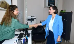 Karabağlar'da Başkan Kınay personeli ziyaret etti