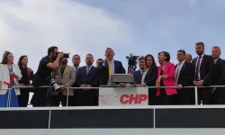 CHP Genel Başkanı Özgür Özel: Sancak gemimiz İzmir’le iktidara yürüyeceğiz