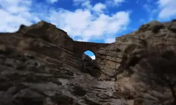 5 bin yıllık köprü: Üstünden geçmek cesaret ister