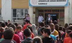 Torbalı'da öğrenciler zumba sayesinde derse geç kalmayı bıraktı