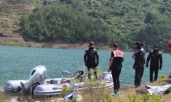 Barajda kaybolan Rus turistin cesedi suyun metrelerce altında bulundu