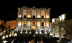 Efes Antik Kenti’ni bir de gece görün: Ziyaretçiler büyülendi