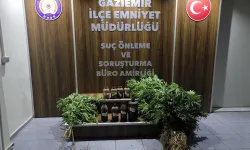 Gaziemir’de zehir tacirinin evine baskın: Kenevir ve uyuşturucu madde yakalandı