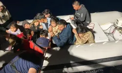 İzmir açıklarında 24'ü çocuk 49 göçmen kurtarıldı