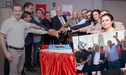 İzmir Metro A.Ş.'nin 24. yılı: İşçiler greve çıkarken yöneticiler yıldönümü pastası kesti!