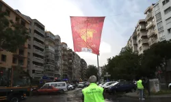 İzmir, Göztepe için tek yürek: Sokaklar sarı kırmızı bayraklarla donatıldı