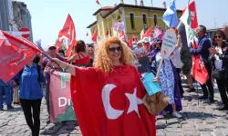 İzmir'deki 1 Mayıs kutlamalarından renkli görüntüler