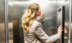 Uzmanlar uyarıyor: Asansörde bu etiket varsa sakın binmeyin