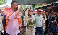 Buca'da Kiraz Festivali coşkusu: İzmirliler büyük ilgi gösterdi