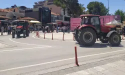 İndirim isteyen çiftçiler traktörleri ile eylem yaptı