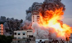 İsrail Gazze'ye yoğun saldırı başlattı