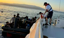 İzmir açıklarında yine can pazarı: 61 göçmen kurtarıldı