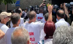 İzmir'de eylem yapan memurlara biber gazlı müdahale