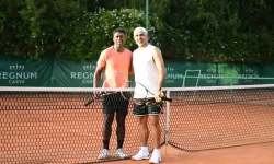 Dünyaca ünlü eski futbolcu Türkiye'de: Taşdemir ile tenis maçı yaptı