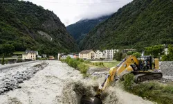 İsviçre'de sel felaketi: Onlarca kişi tahliye edildi