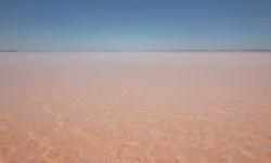 Tuz Gölü'nde görsel şölen: Pembe renge büründü