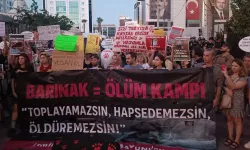 AKP İl Başkanlığı önünde pankartlı eylem: Bu yasayı sokaklardan geçirmeyeceğiz