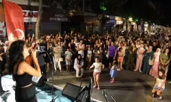 Balıkesir'de sanat sokakta: Yaz akşamları konserlerine yoğun ilgi