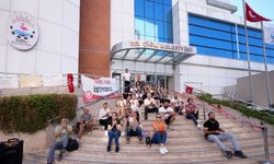 Çiğli Belediyesi'nde işten çıkarılan işçiler eyleme devam ediyor: İşçiden tasarruf edilmemeli