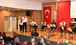 Çiğli'de yıl sonu konseri: Bağlama kursiyerleri büyük beğeni topladı