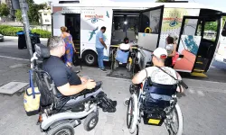 İzmir'de engellilere büyük hizmet: Özel araçlarla her yere ulaşım