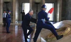 Başkan Günay Anıtkabir'i ziyaret etti: Gösterdiğin hedefe usanmadan yürüyoruz