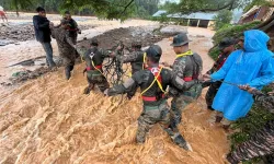 Hindistan’daki toprak kayması felaketi: 148 kişi öldü