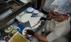 İzmir'de yeni bir lezzet: Levreği gevreğe dönüştürdü
