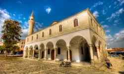 İzmir'de hoşgörünün simgesi: Hem cami hem kilise