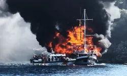 Marmaris'te panik: Tur teknesinde yangın çıktı