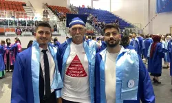 Türkiye'de okuyan en yaşlı üniversite öğrencisi mezun oldu