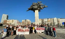 Srebrenitsa’nın üzerinden geçen 29 yıl: Gündoğdu Meydanı’ndan karanfiller bırakıldı
