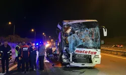 TEM Otoyolu’nda kaza: 2 yolcu otobüsü çarpıştı, 15 yaralı var