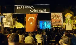 İzmir'in renkli köyünde film gecesi: Büyük ilgi gördü