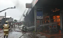 Bornova'da sanayi sitesinde çıkan yangın kontrol altında