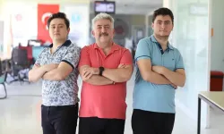 24'üncü üniversitesini okuyor: İki oğlu ile sınıf arkadaşı oldu