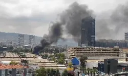 İzmir'de büyük panik: Oto tamirci dükkanında yangın çıktı