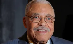 Darth Vader'ı seslendiriyordu: James Earl Jones hayatını kaybetti