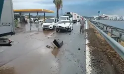 Aydın'da sağanak yağış kaza yaptırdı: 3 kişi yaralandı