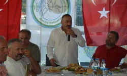 Karşıyaka Karadenizliler Derneği’nde Yaşar Canferoğlu güven tazeledi