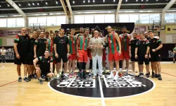 Karşıyaka Basketbol kupayı aldı: İzmir ekibinin turnuva şampiyonluğu