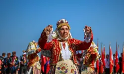 Kuşadası'nın kurtuluşu 102. yılında coşkuyla kutlandı